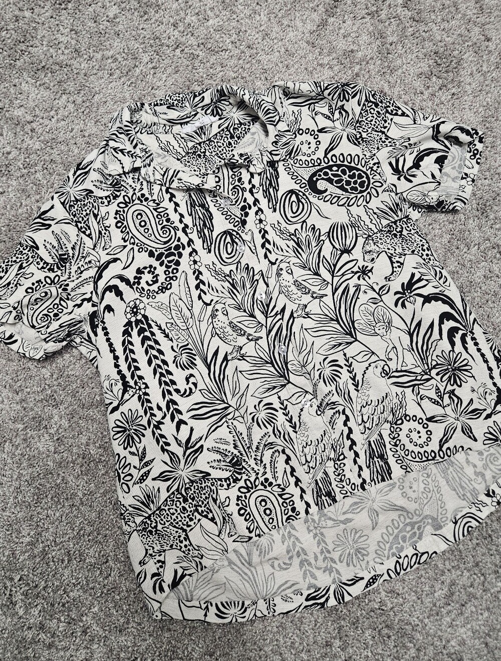 Black & White Tropical Print Short Sleeve Blouse